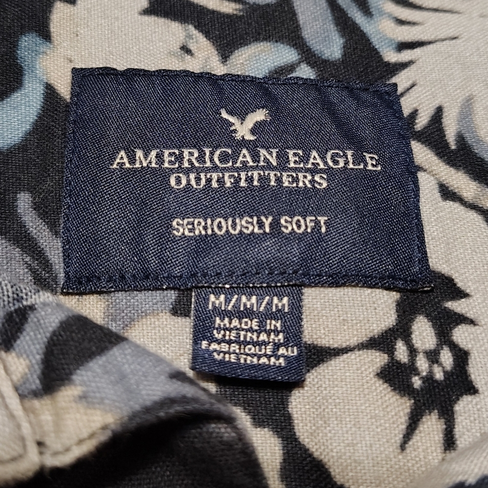 American Eagle Outfitters Blues, White And Gray Floral Top - Men's Medium